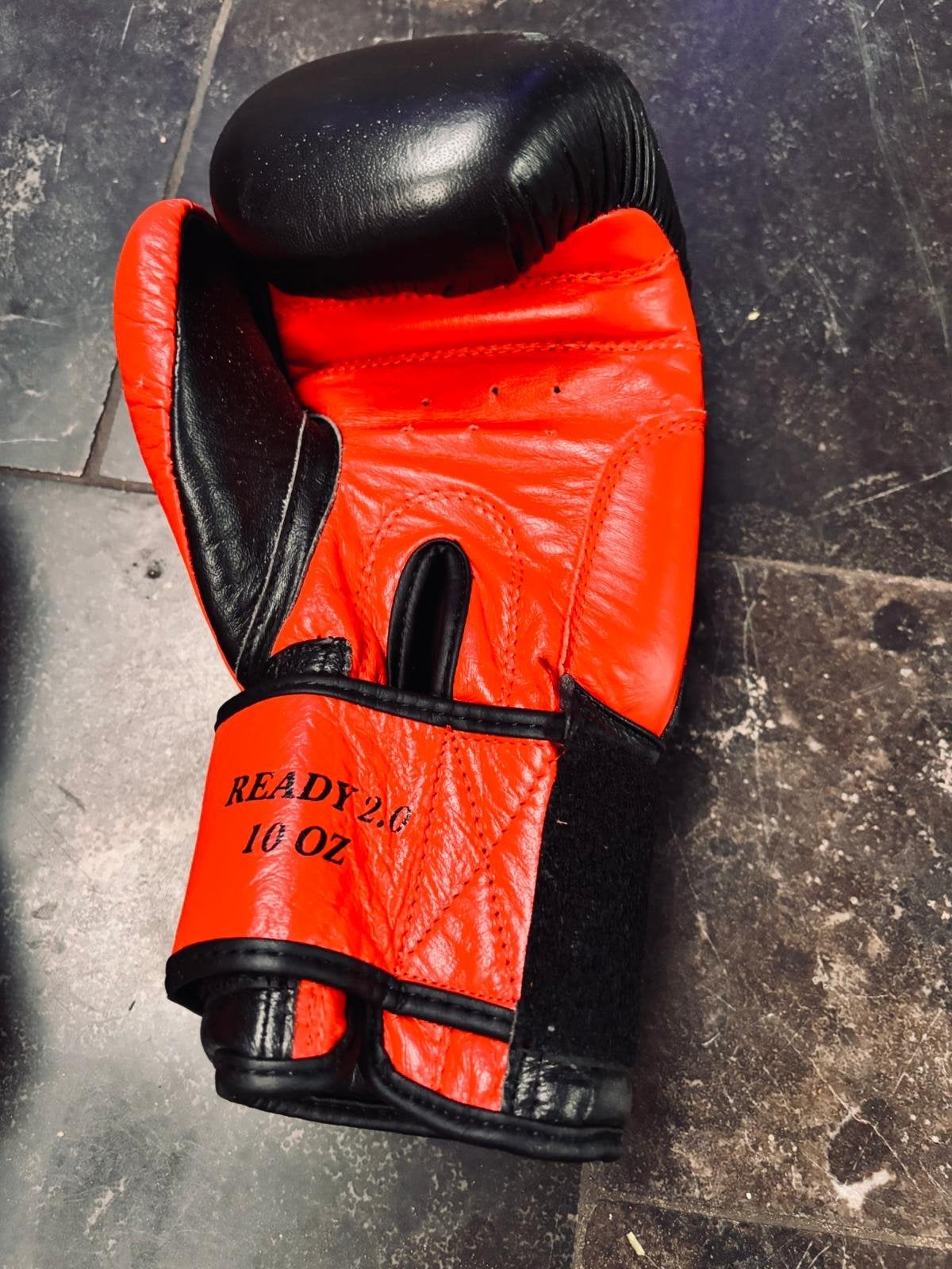 Rumble Bokshandschoenen en Scheenbeschermers Set, Ophalen of Verzenden, Zo goed als nieuw, Bokshandschoenen