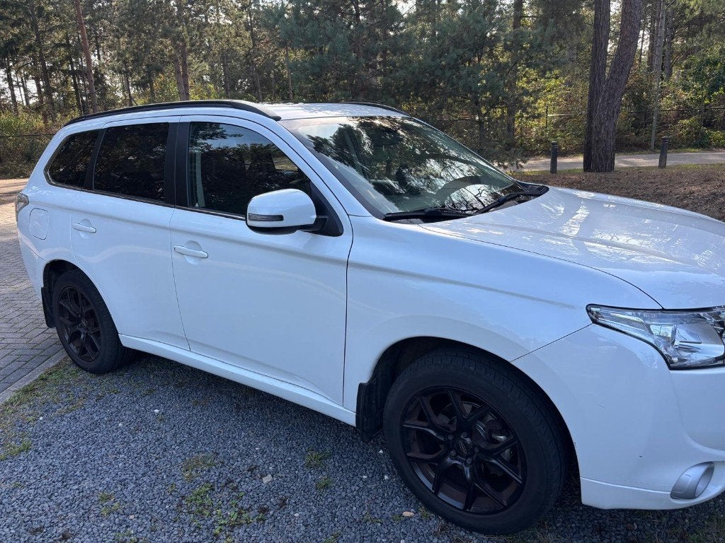Mitsubishi Outlander Instyle, Auto's, Mitsubishi, Outlander, Zwart, 4 cilinders, Wit