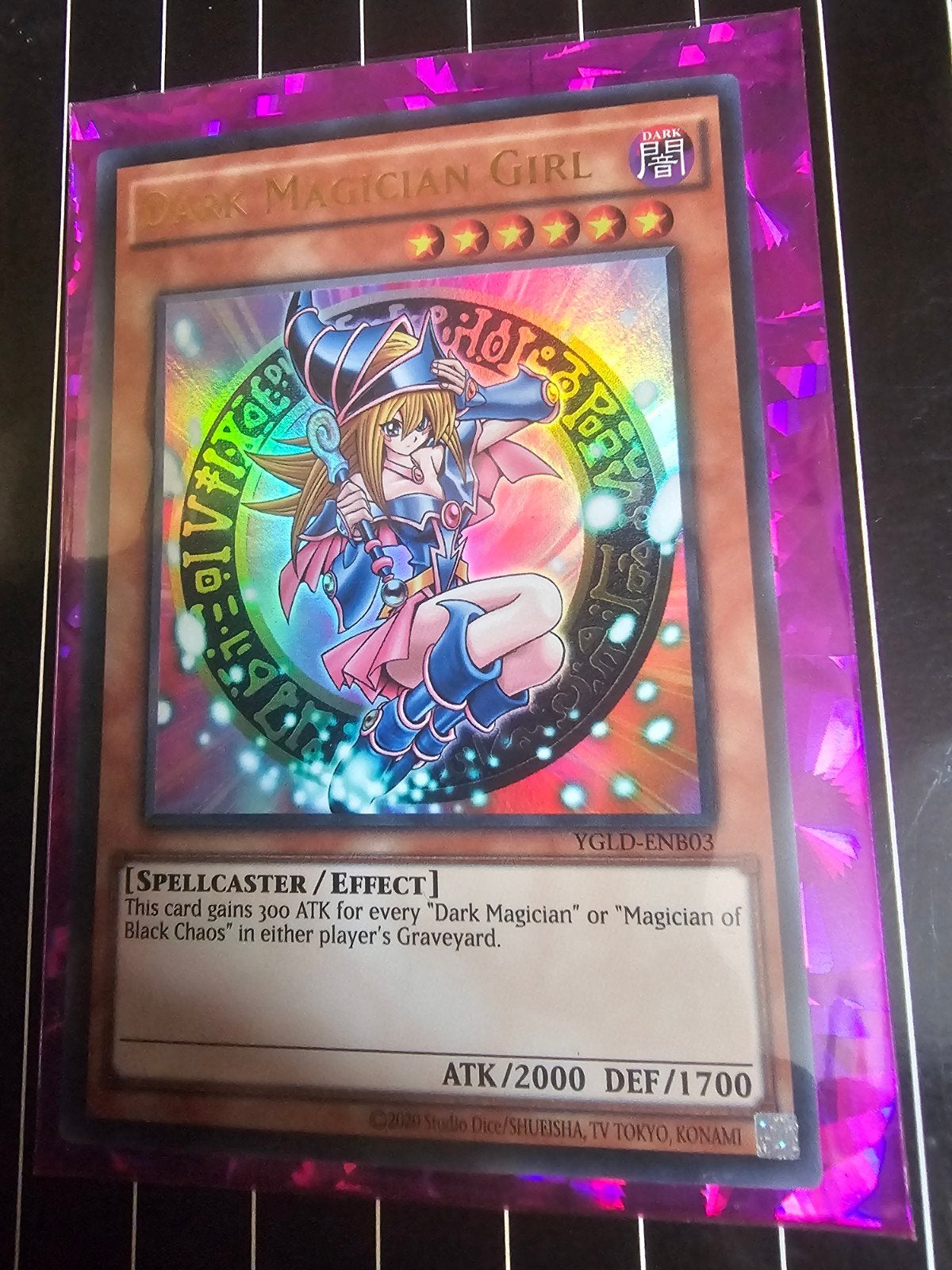 Dark Magician Girl YGLD-ENB03 Yu-Gi-Oh! kaart (gegraded), Verzenden, Zo goed als nieuw, Losse kaart, Foil