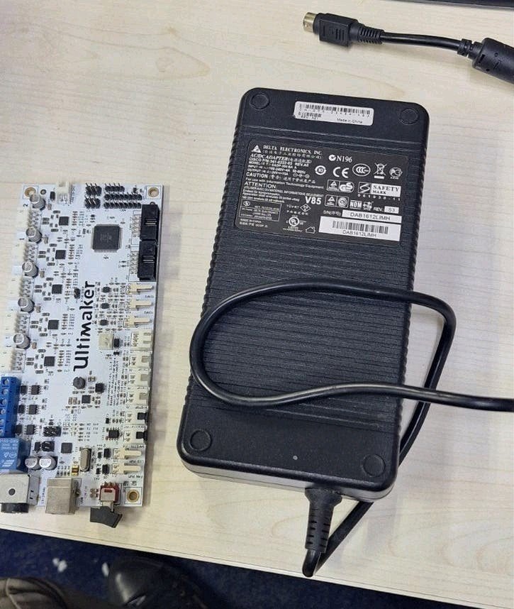 Ultimaker Moederbord met Voeding voor 3D printer, Computers en Software, 3D Printers, Ophalen of Verzenden