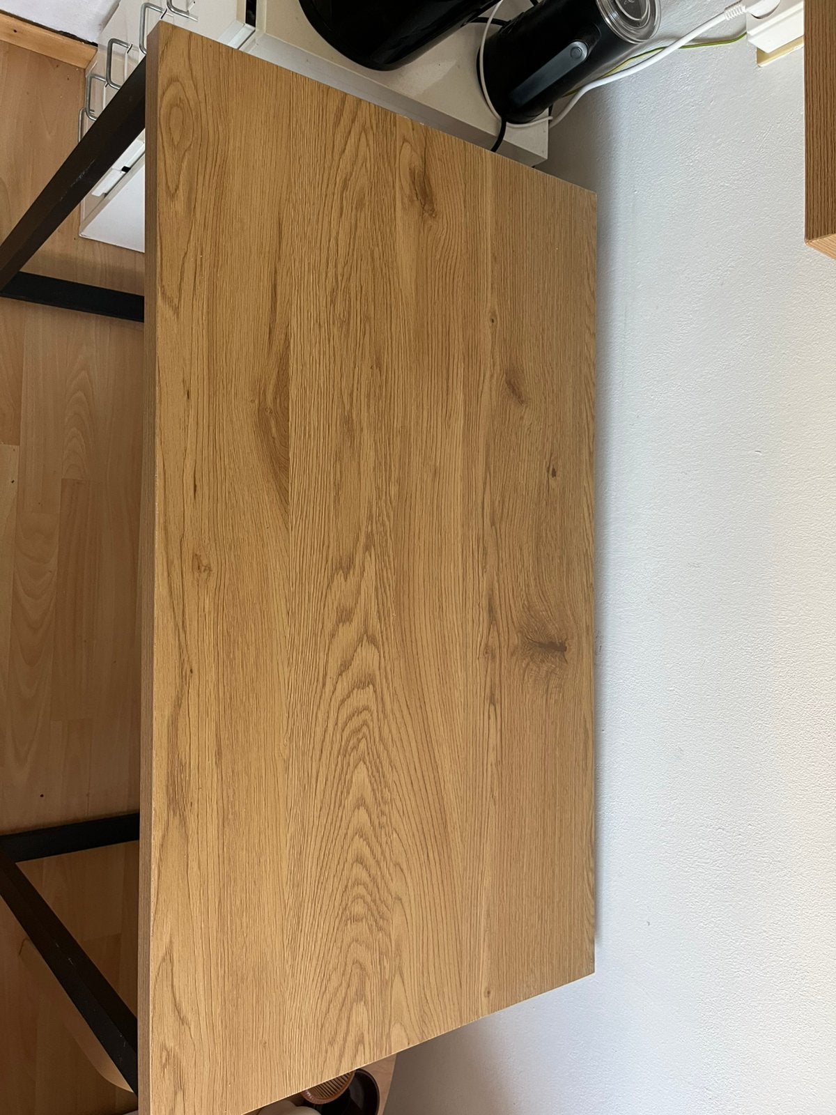 Houten bureau met zwart metalen onderstel, Ophalen, Zo goed als nieuw