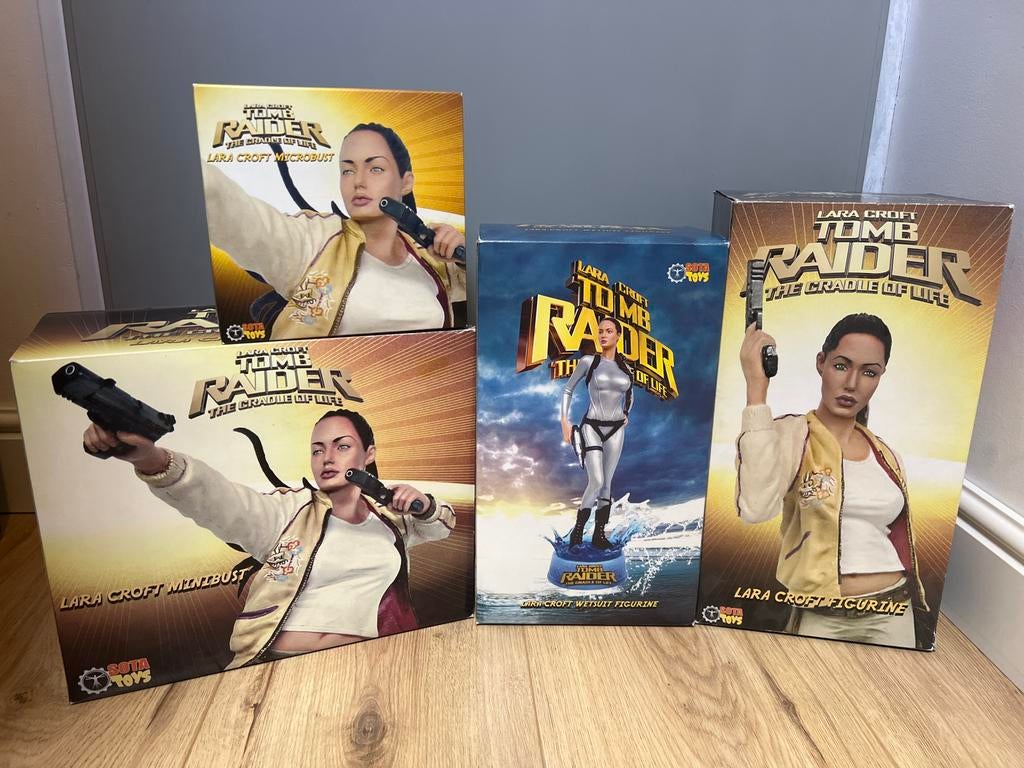 Sota Toys Lara Croft Tomb Raider Beeld/Buste Collectie, Ophalen of Verzenden, Zo goed als nieuw, Actiefiguur of Pop
