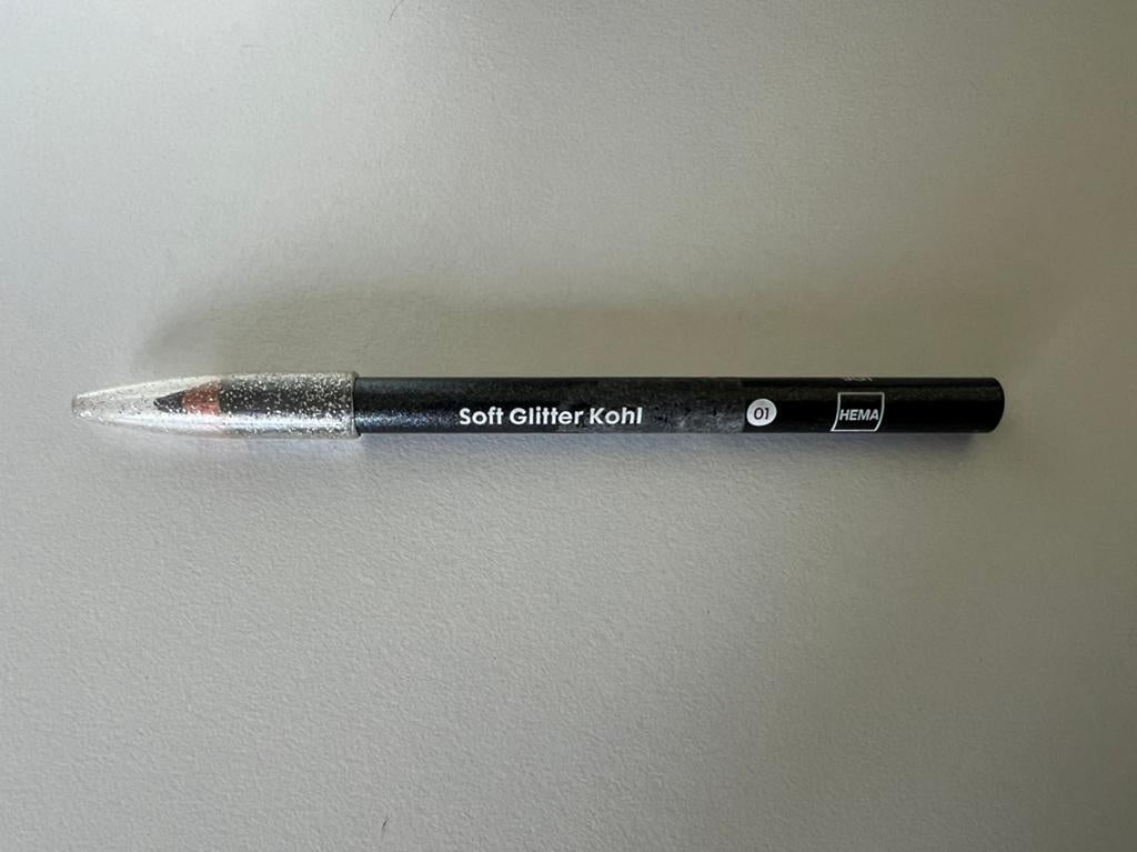 Hema soft glitter kohl oogpotlood grijs (gratis), Sieraden, Tassen en Uiterlijk, Uiterlijk | Cosmetica en Make-up, Ogen, Nieuw