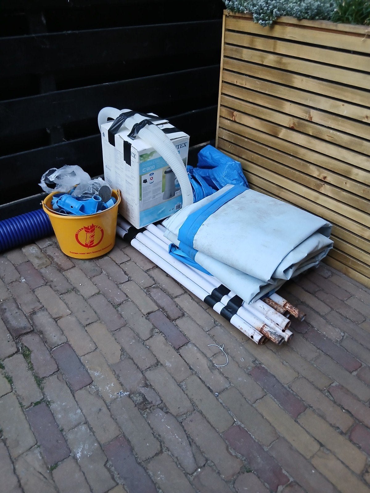 Intex zwembad met frame, pomp en trap, Tuin en Terras, Ophalen, Gebruikt, Opzetzwembad, 200 tot 400 cm
