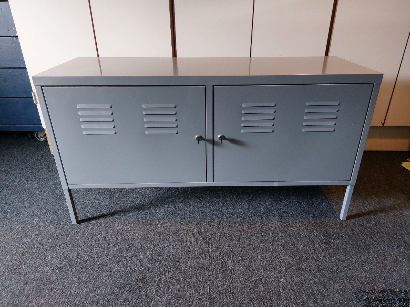 Ikea PS Kast - IJzeren Opbergkast met Slotjes, Ophalen, Zo goed als nieuw, Industrieel, Modern