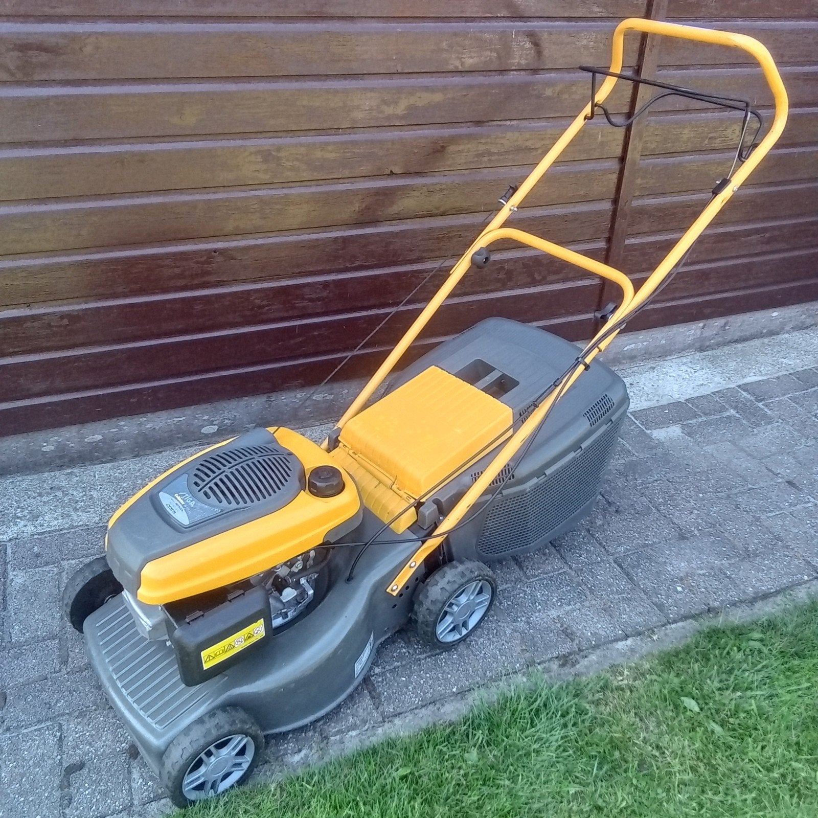 stiga grasmaaier zelfrijdend benzine maaier, Tuin en Terras, Grasmaaiers, Gebruikt, Benzine-grasmaaier, Cirkelmaaier, Opvangbak