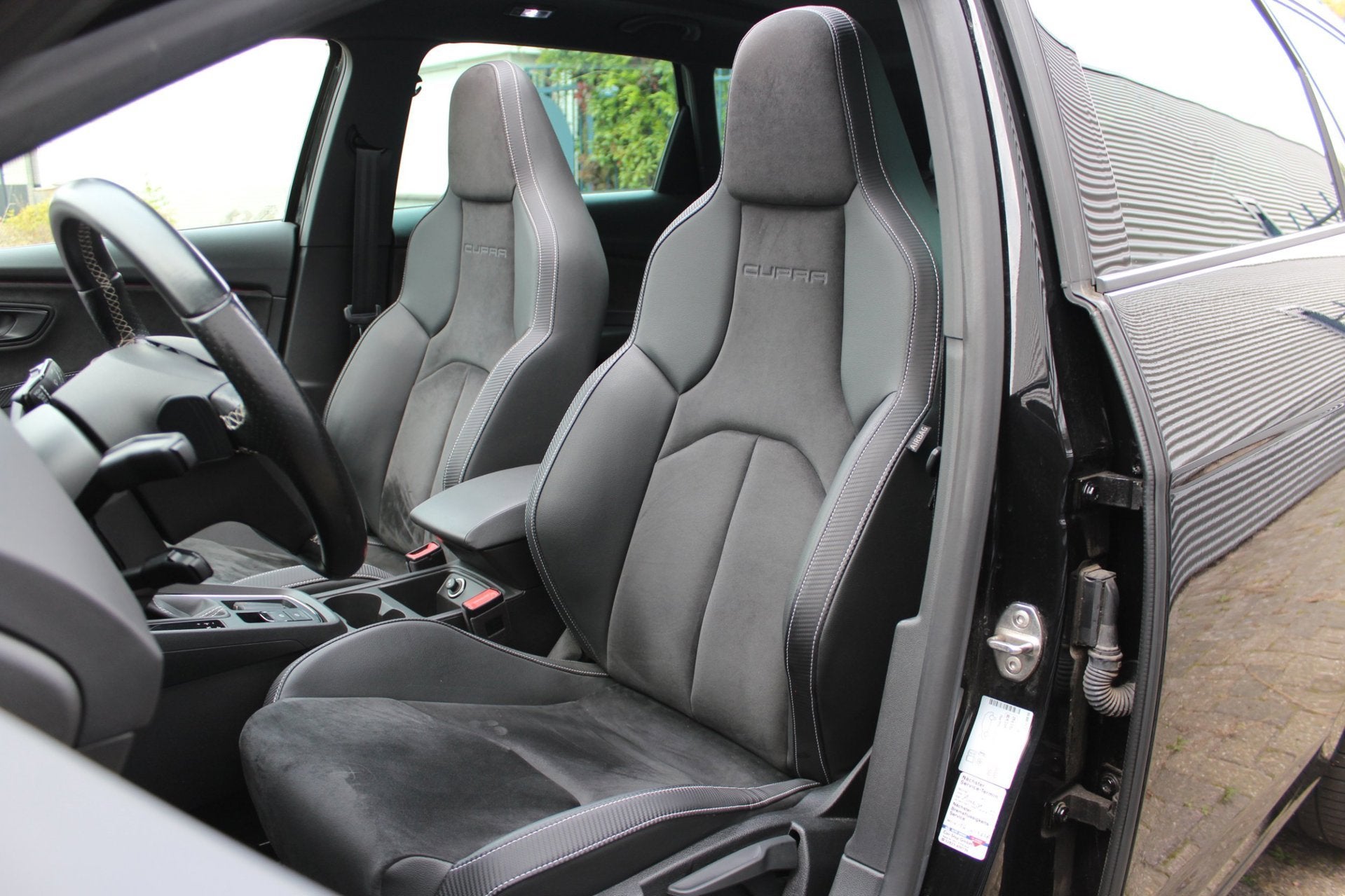 SEAT Leon ST 2.0 TSI CUPRA 4drive | Schaalstoelen | Panorama, Auto's, Dealer onderhouden, 15 km/l, Zwart, 4 cilinders