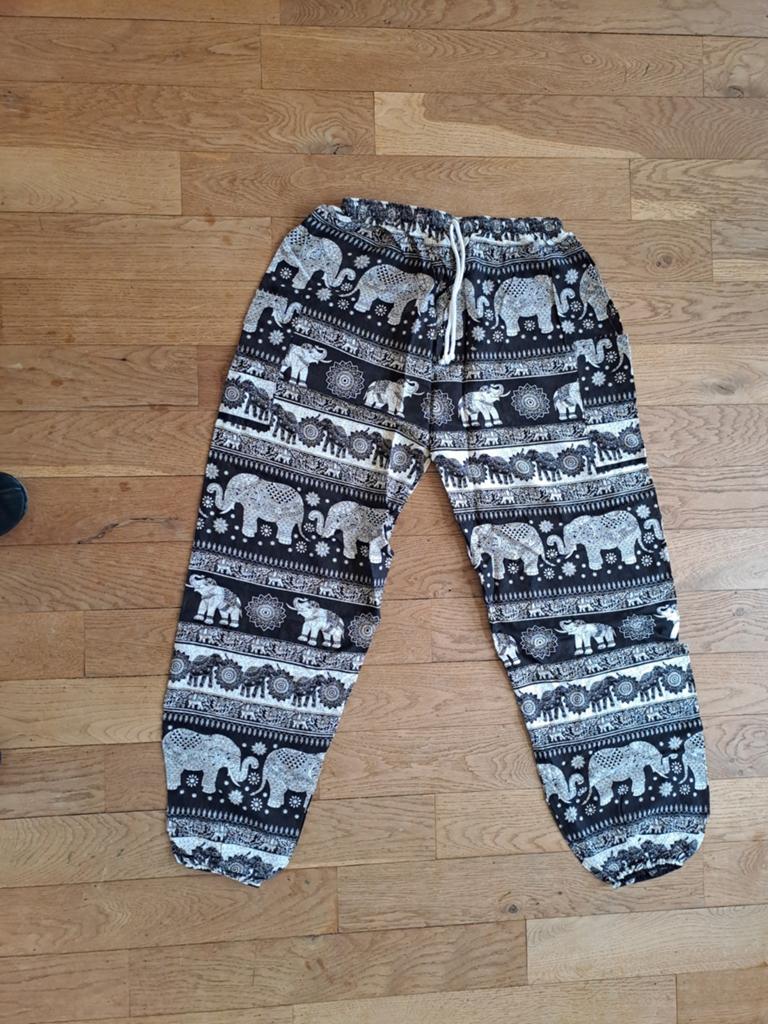 HAREMBROEK. ONE SIZE. MET OLIFANTENPRINT., Zwart, Maat 42/44 (L), Ophalen of Verzenden, Lang