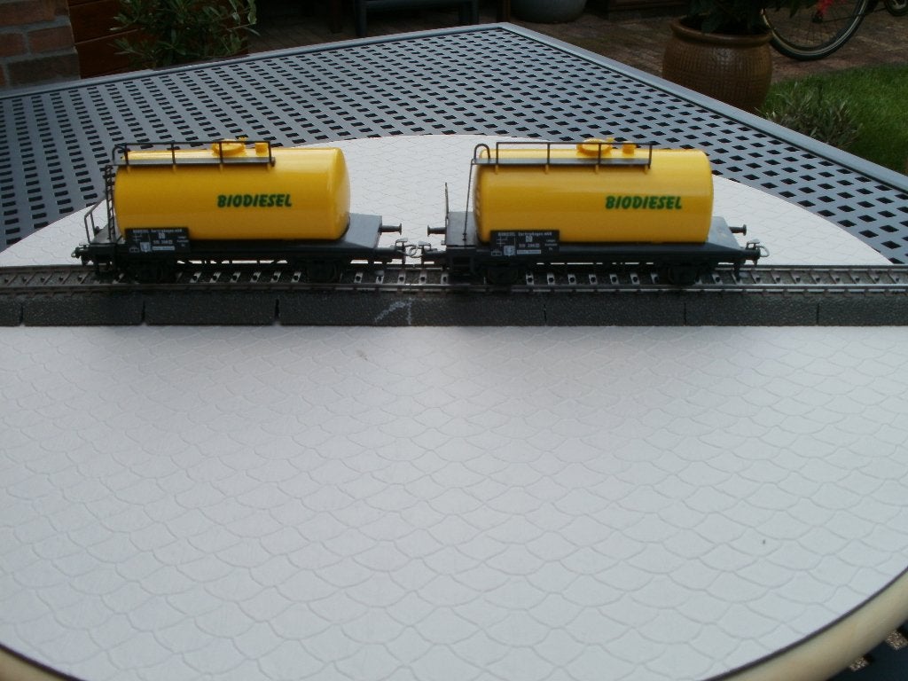 2x Marklin Ho Bio diesel Tankwagons in nieuwstaat., Wisselstroom, Ophalen of Verzenden, Märklin, Nieuw