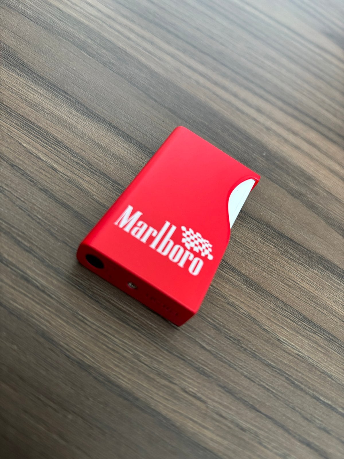 Marlboro (storm)aansteker Nieuw in verpakking, Ophalen of Verzenden, Nieuw, Overige typen