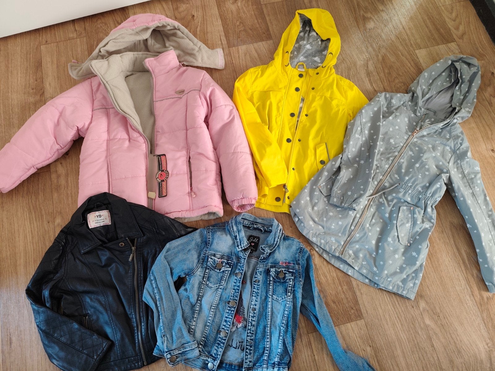 Kledingpakket voor meisjes maat 134, Ophalen, Zo goed als nieuw