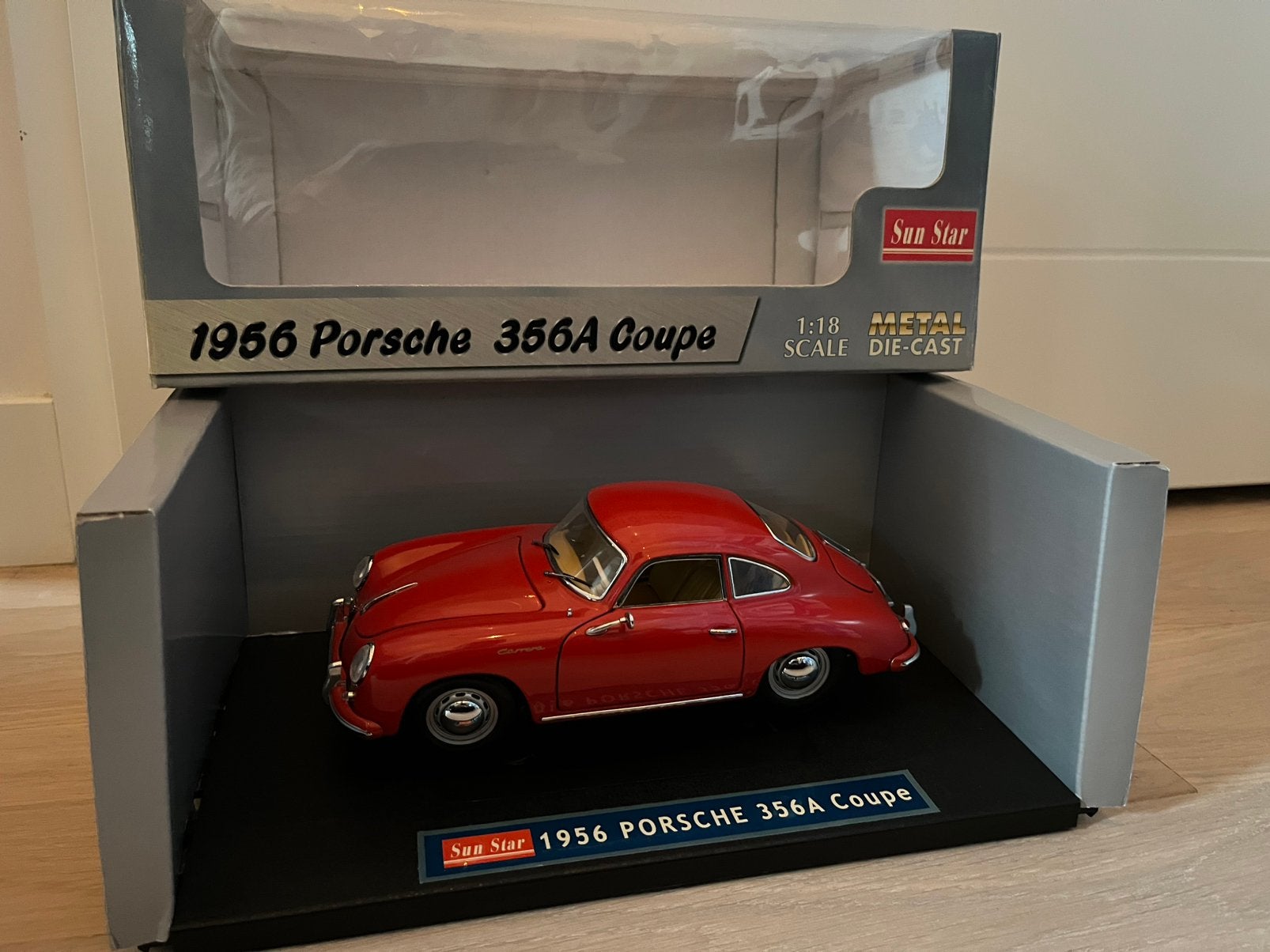 Porsche 356A Coupe 1955 indisch rood Sun Star 1:18, Hobby en Vrije tijd, Ophalen of Verzenden, Zo goed als nieuw, Sun Star
