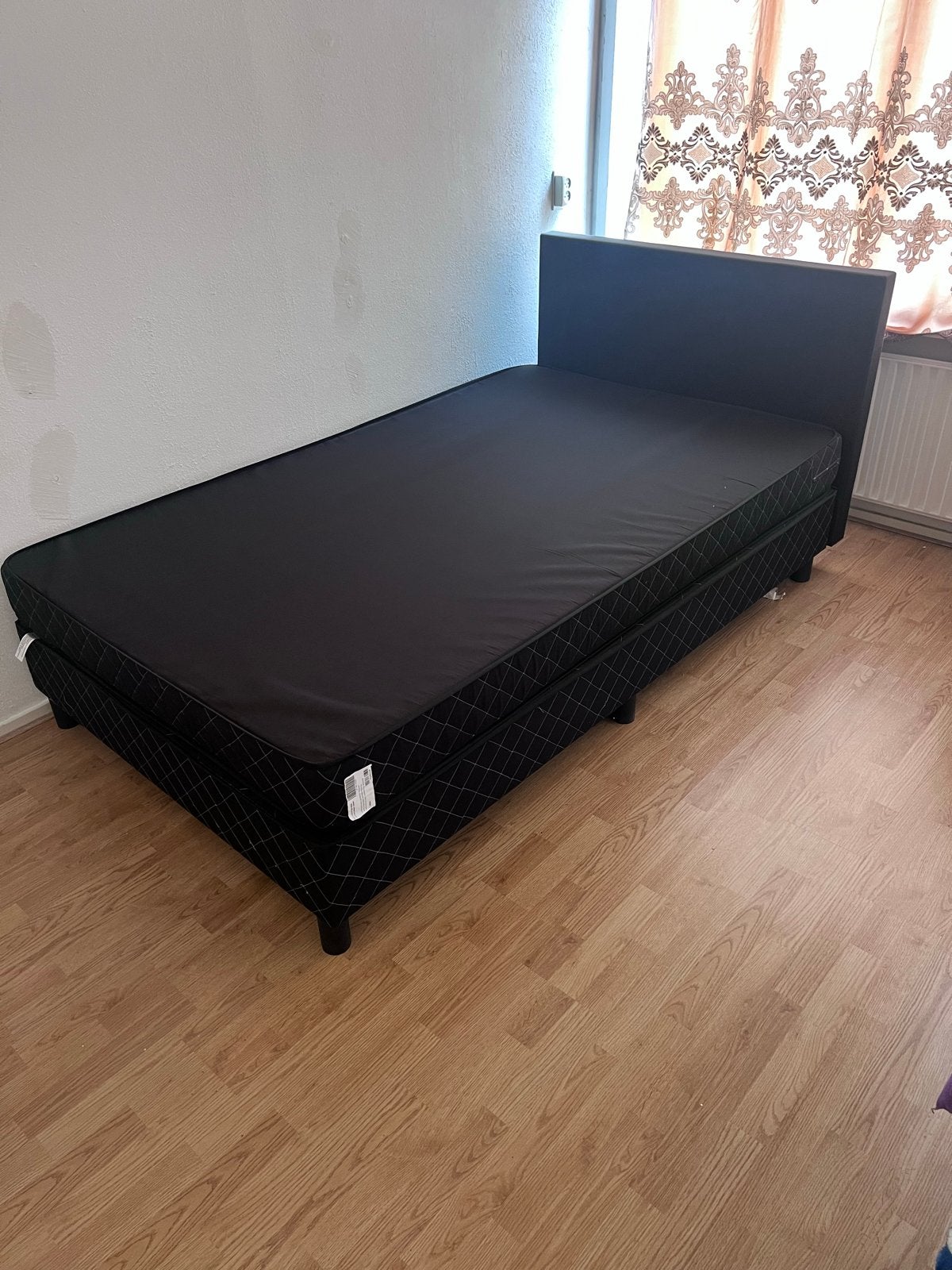 Twijfelaar bed met matras, zwart - 120x200 cm, Ophalen, Gebruikt, Zwart, Twijfelaar