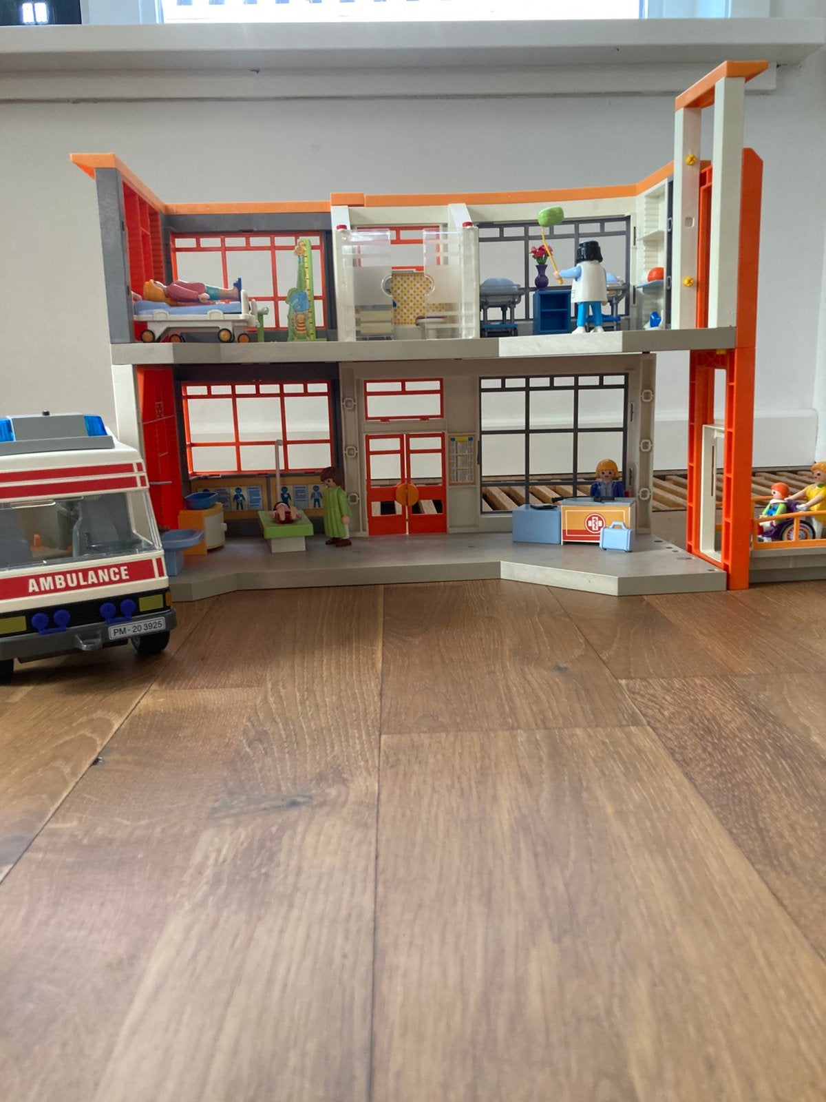 Playmobil ziekhuis met ambulance en veel accessoires, Ophalen of Verzenden, Gebruikt