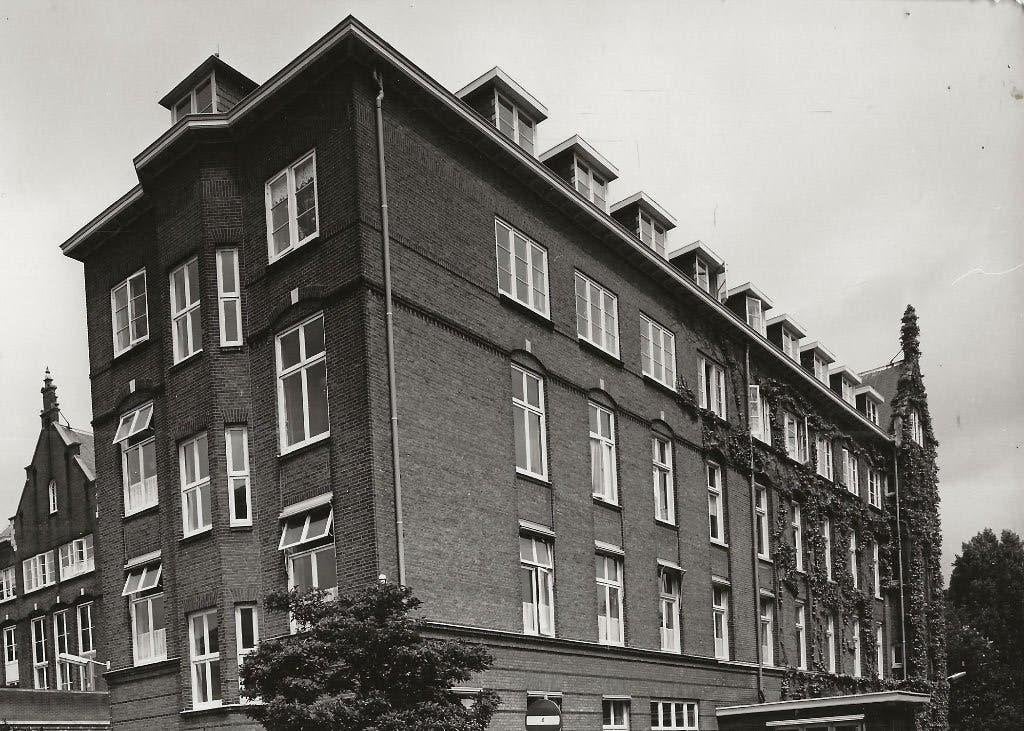 Utrecht Ziekenhuis?? met stalling Foto, Ophalen of Verzenden, Ongelopen, Utrecht