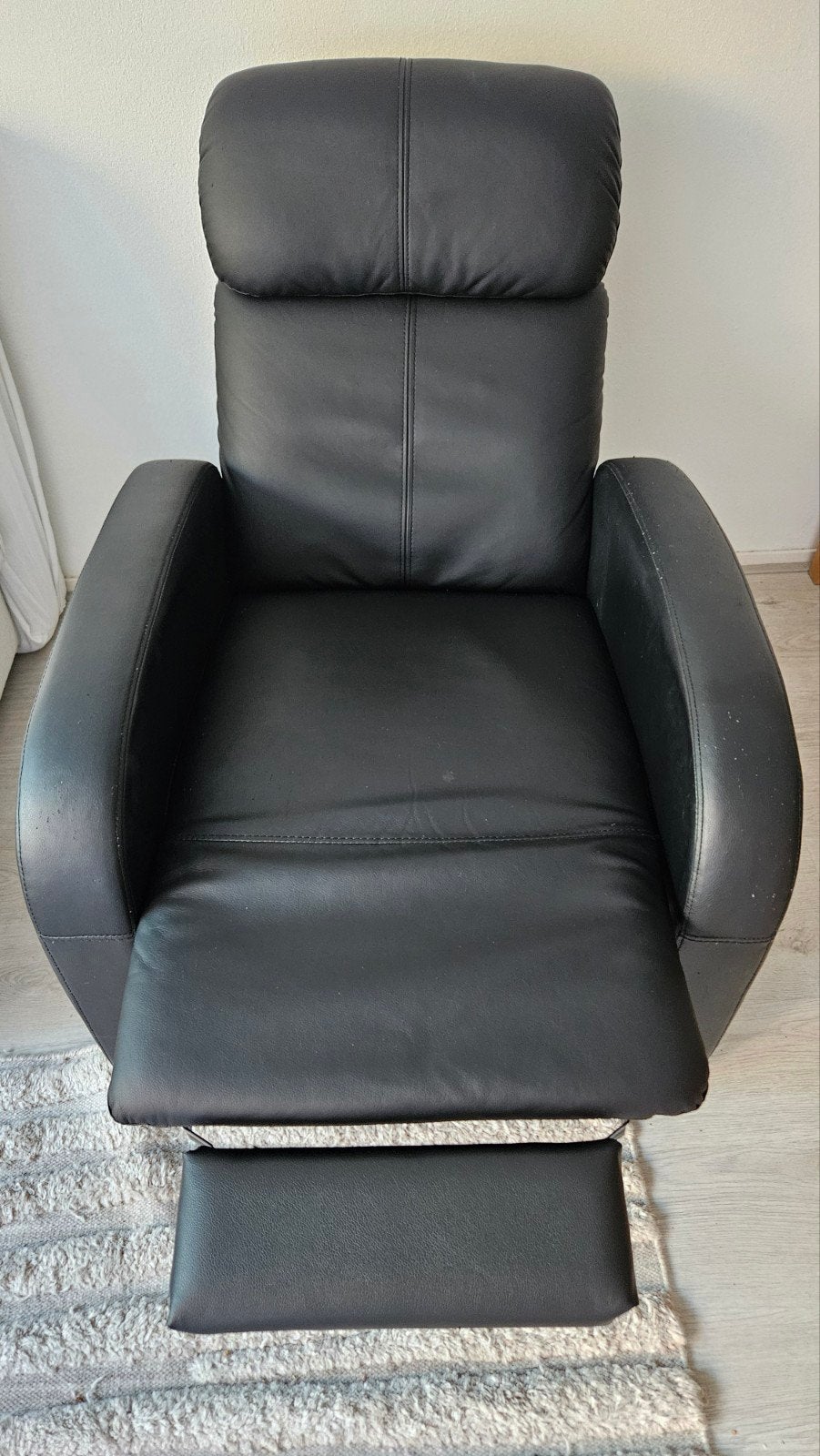 Massagestoel / Gamestoel met hoezen en lichte gebruikssporen, Kunststof, Gebruikt, Zwart, Gaming, Relax