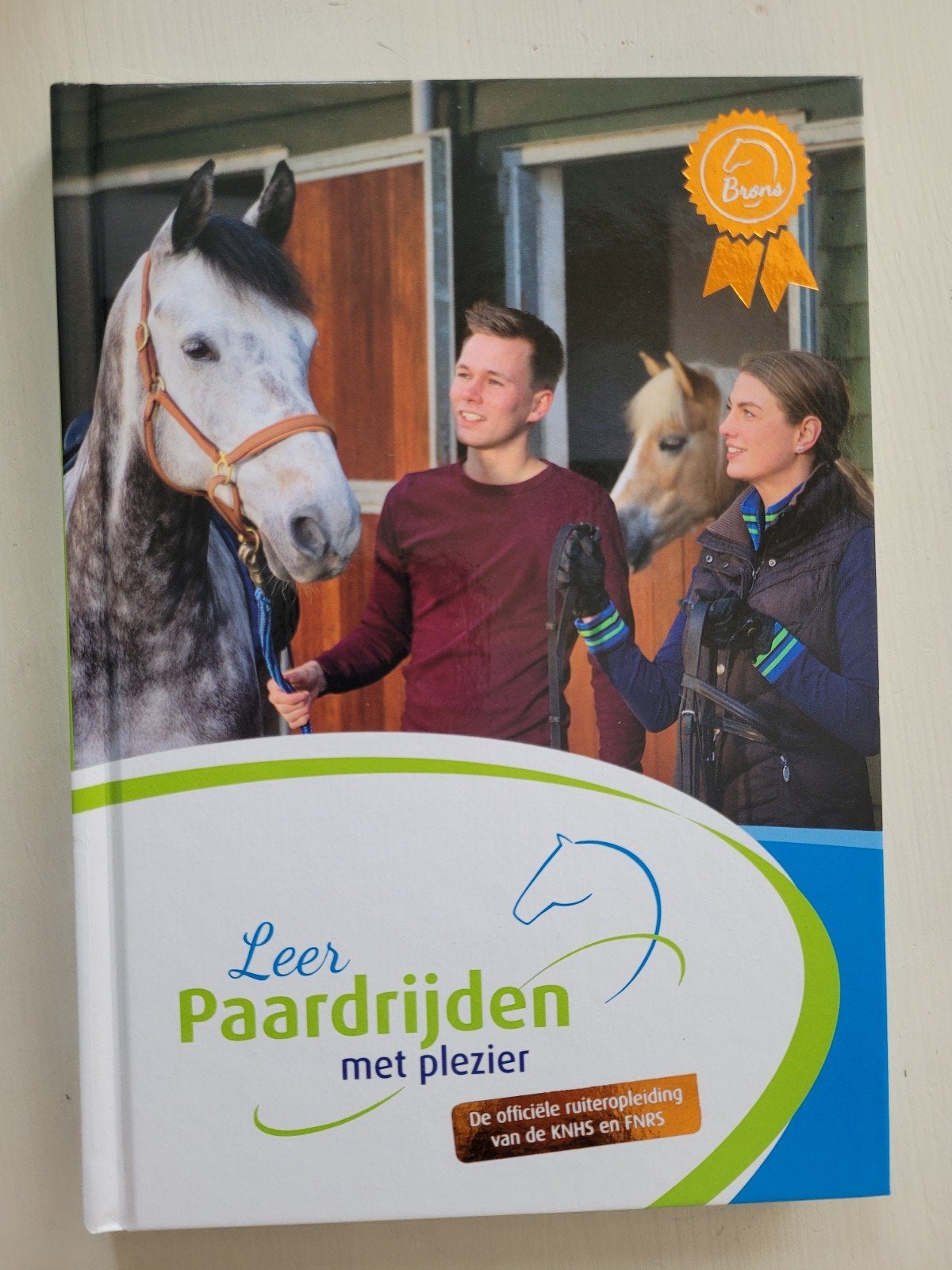Leer paardrijden met plezier leerboek knhs fnrs, Ophalen of Verzenden, Gelezen, Overige onderwerpen