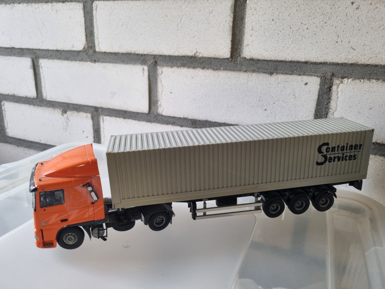 DAF 95XF Miniatuur Vrachtwagen met Container, Overige merken, Gebruikt, Groter dan 1:32, Ophalen of Verzenden