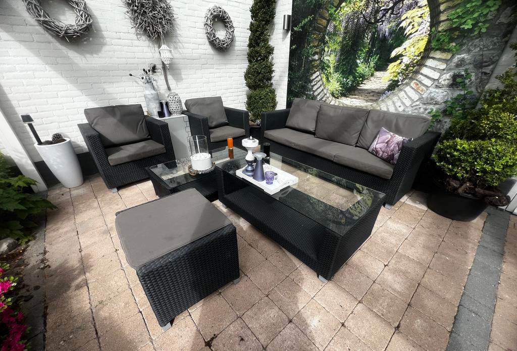 Complete Loungeset 5/6 persoons met extra salontafel, Ophalen, 6 zitplaatsen, Zo goed als nieuw, Loungeset