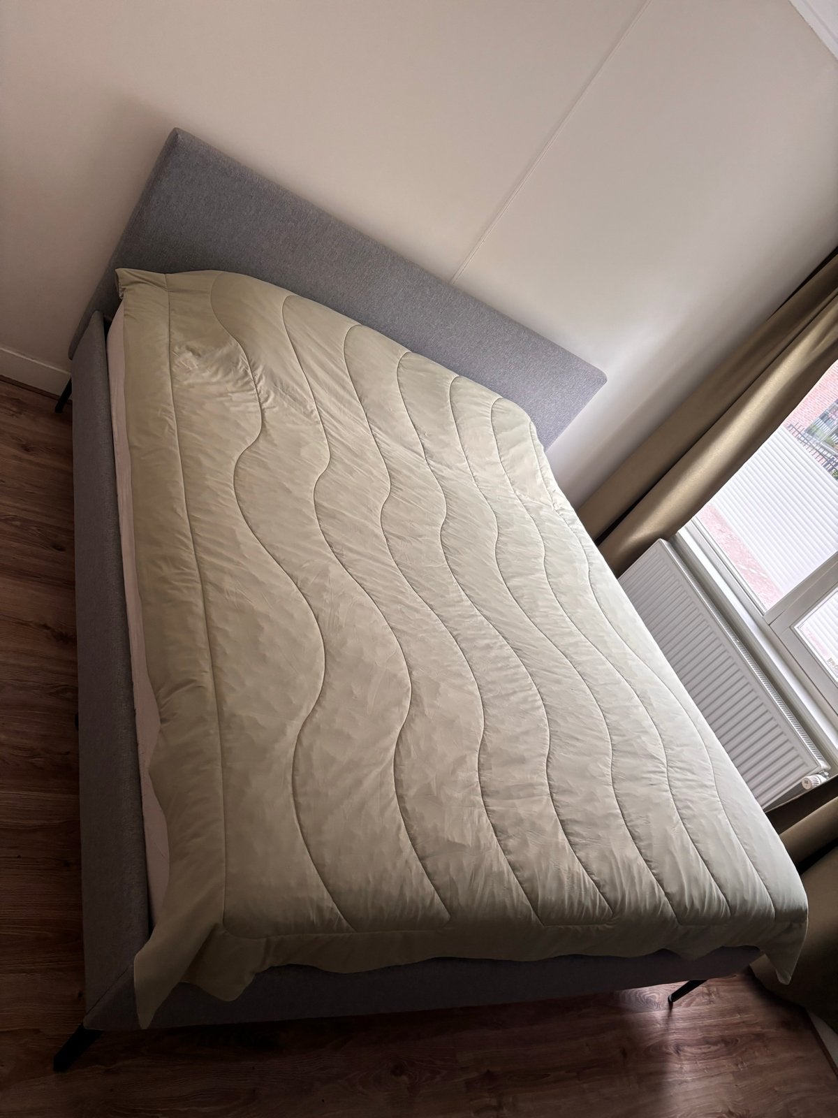 Stoffen tweepersoonsbed met lattenbodems 180 x 200 cm, Ophalen, Tweepersoons, Zo goed als nieuw, 180 cm