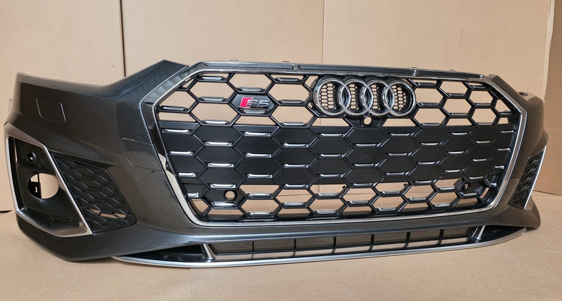 Voorbumper Audi A5 B9 F5 8W S5 Facelift 8W6807065AD 2019-, Gebruikt, -, Voor, Ophalen of Verzenden
