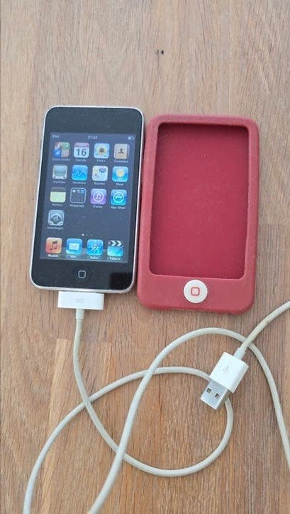 iPod Touch 8GB met hoesje en kabel, Audio, Tv en Foto, Mp3-spelers | Apple iPod, Gebruikt, Touch, Ophalen of Verzenden, Zilver