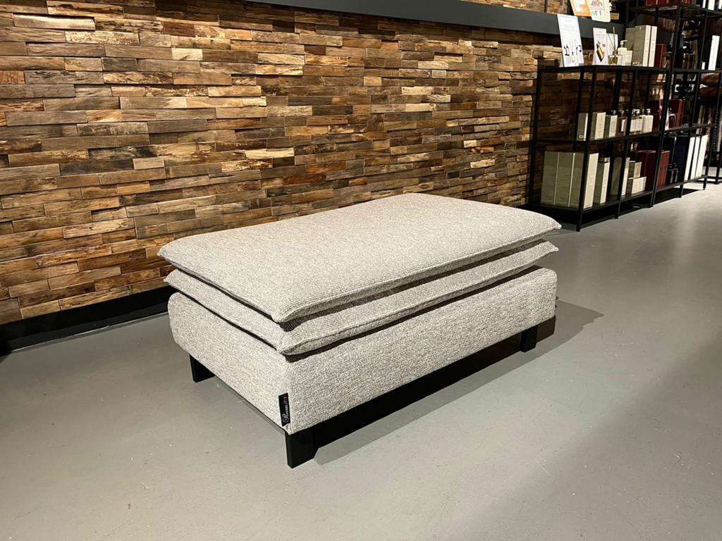 Room 108 Hocker Nadine van € 483,- nu voor € 276,-, Ophalen, 100 tot 125 cm, Zo goed als nieuw, Stof