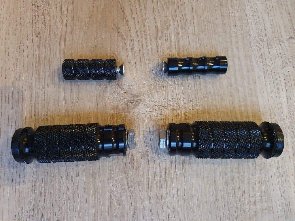 Voetsteunen + pedaal rem & koppeling zwart universeel, Motoren, Ophalen