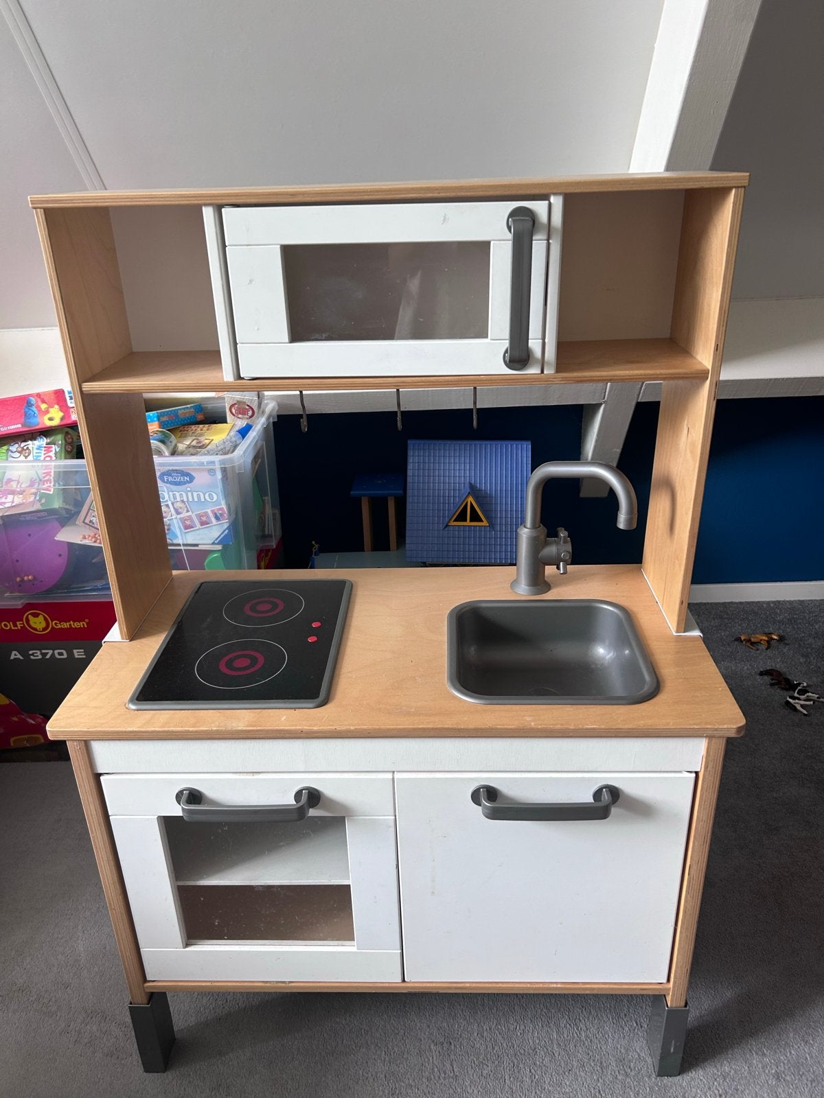 Houten kinderkeuken met magnetron, kookplaat en kraan, Ophalen of Verzenden, Gebruikt, Jongen of Meisje