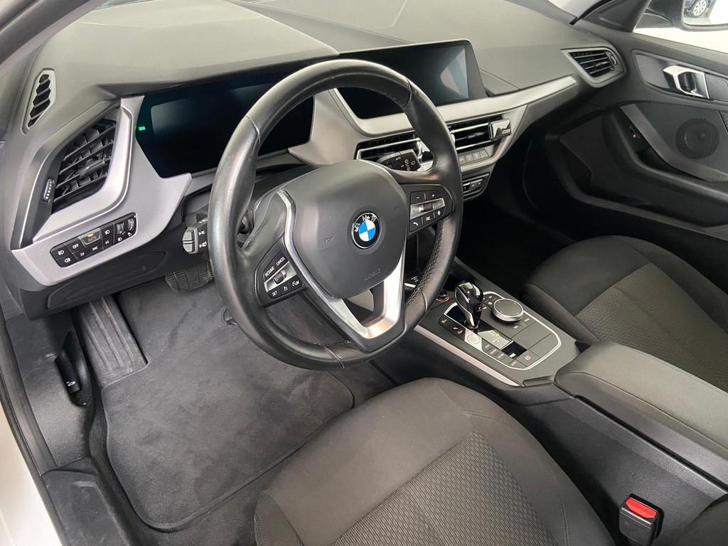 BMW 1-serie 118i Executive Edition, Trekhaak! (bj 2021), 136 pk, Gebruikt, Origineel Nederlands, Bedrijf