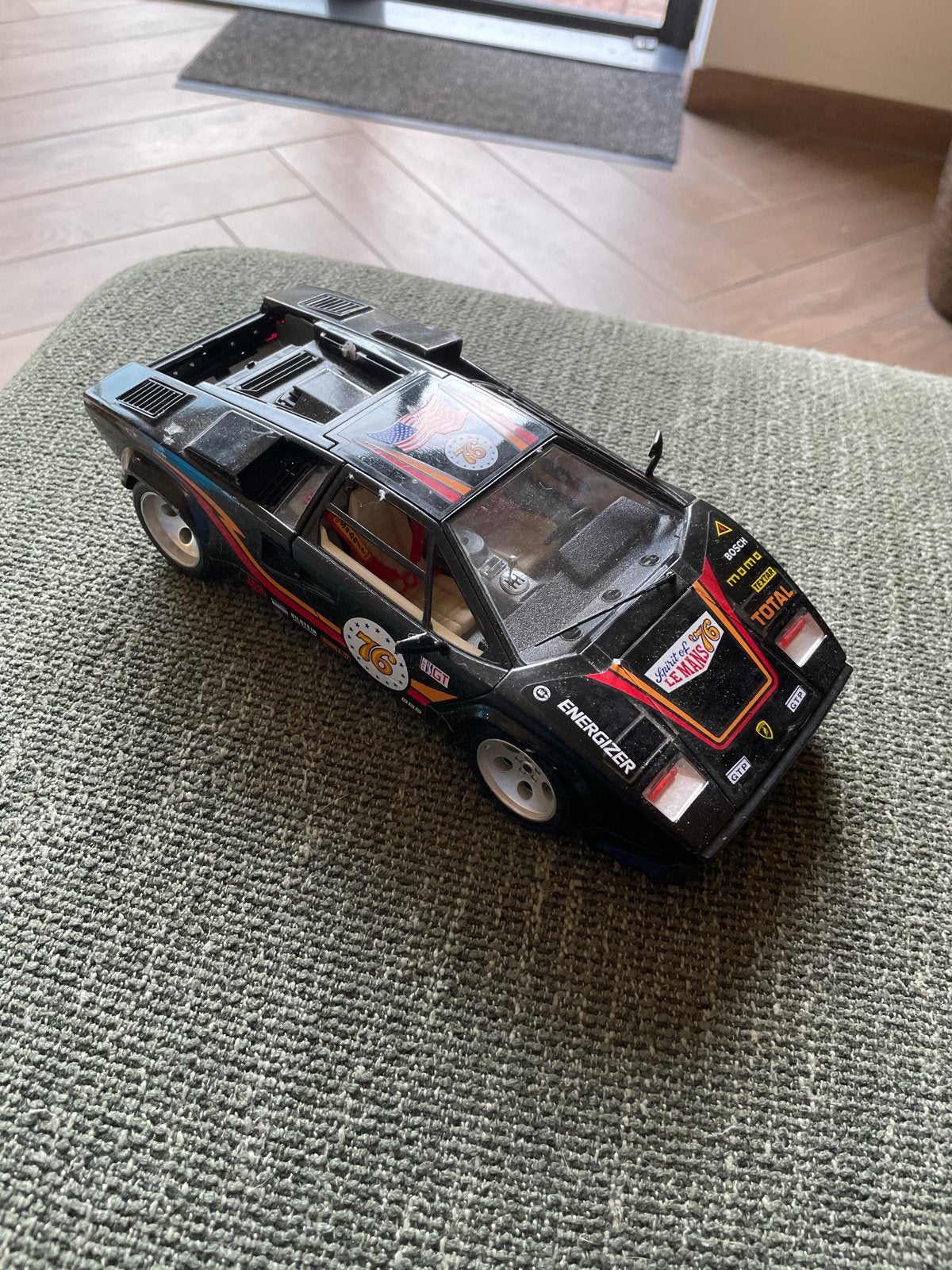 Burago Lamborghini Countach 1988 schaalmodel, Ophalen of Verzenden, Gebruikt, Overige typen