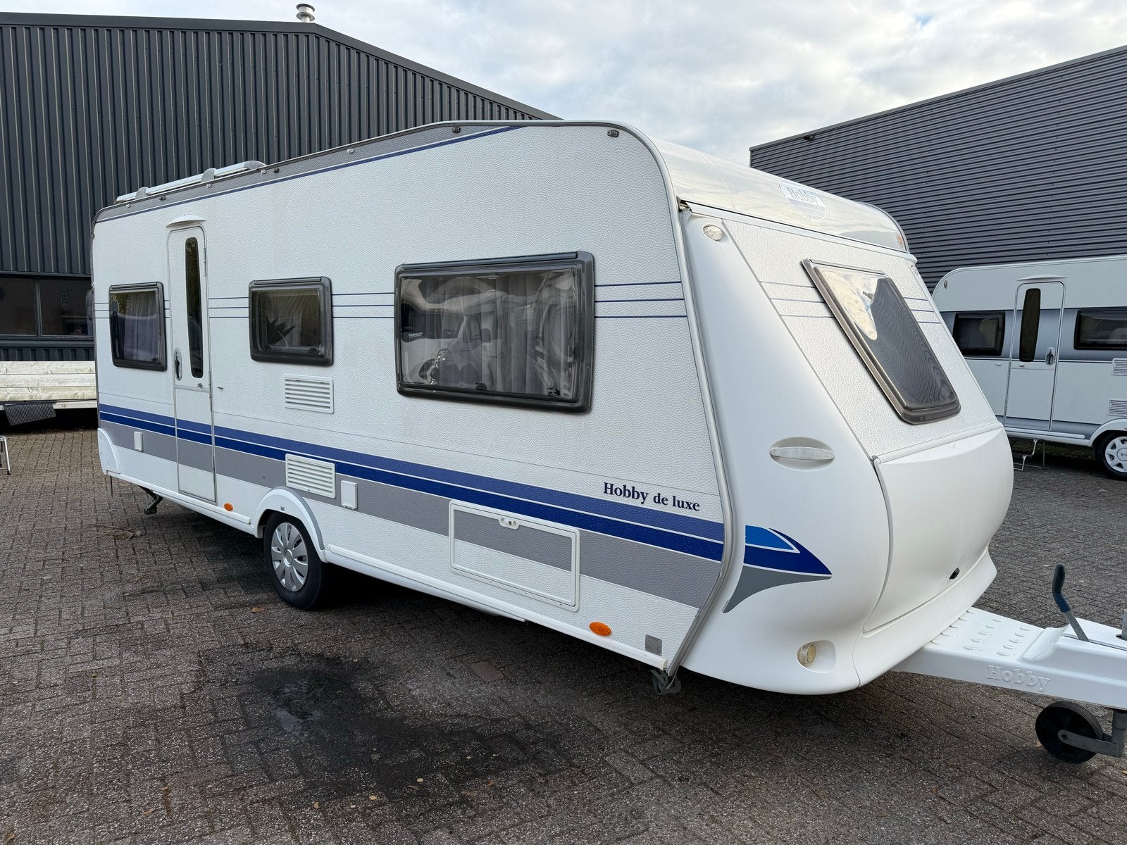 Hobby 540 UL 2008 met lengtebedden en voortent, Rondzit, Hobby, Voortentlamp, Bedrijf