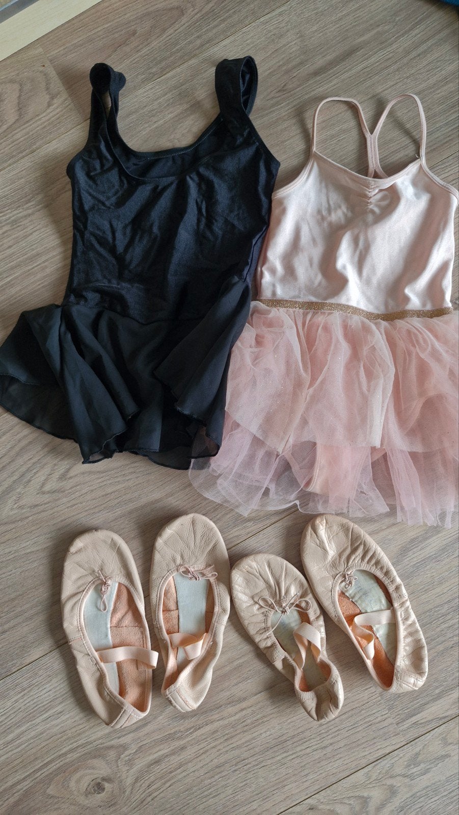 Ballet jurkjes en balletschoenen maat 35 en 37, Sport en Fitness, Ballet, Ophalen of Verzenden, Gebruikt, Kleding