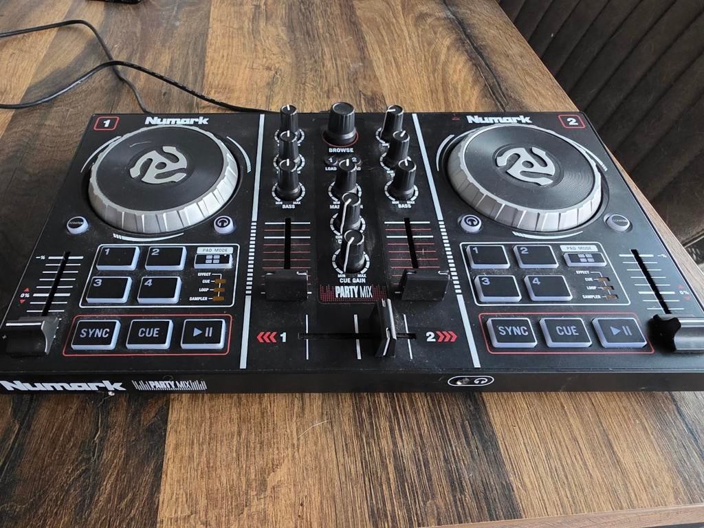Numark DJ-set - Perfect voor beginners en feestjes, Muziek en Instrumenten, Dj-sets en Draaitafels, Ophalen of Verzenden, Zo goed als nieuw