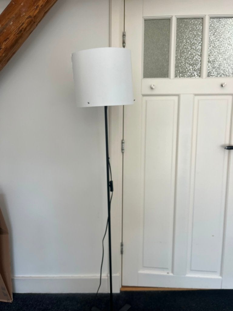 Standing lamp, white and black, 150 cm, Huis en Inrichting, Lampen | Vloerlampen, Ophalen, Kunststof, Nieuw, Overige fittingen