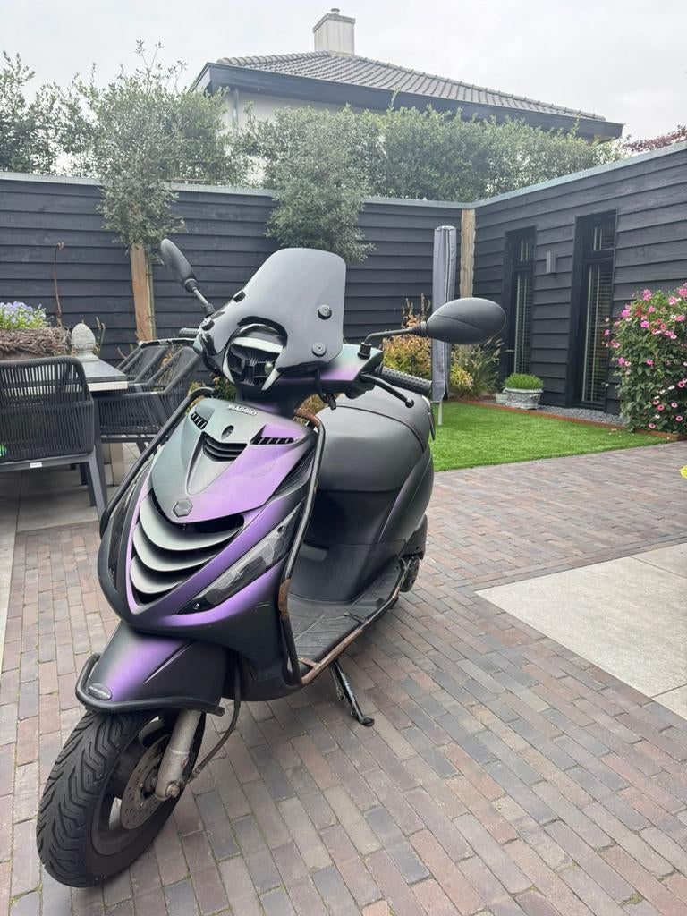 Piaggio zip 4t, Fietsen en Brommers, Scooters | Piaggio, Zo goed als nieuw, Zip, Maximaal 45 km/u, Benzine, Ophalen