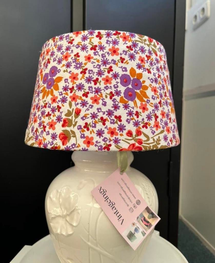 Originele bloemen lampenkap van vintageingx NIEUW, Rond, Ophalen of Verzenden, Zo goed als nieuw, Minder dan 25 cm