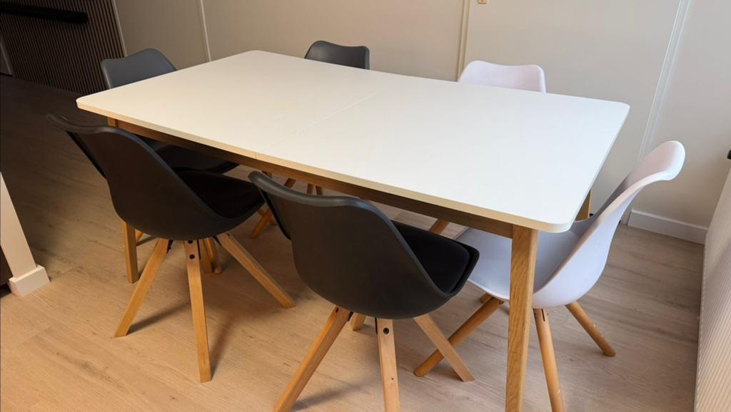 IKEA eettafel met 6 stoelen (wit en zwart), Gebruikt, Wit, Ophalen of Verzenden, Vijf, Zes of meer stoelen