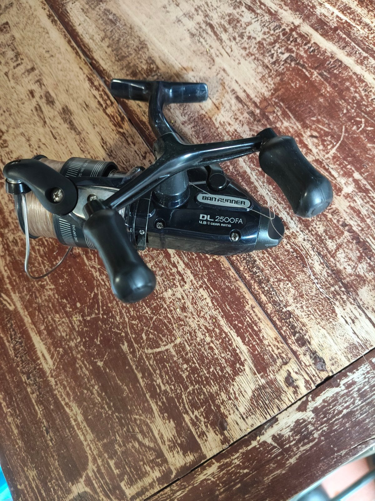 Shimano Baitrunner DL 2500FA Vrijloopmolen, Ophalen