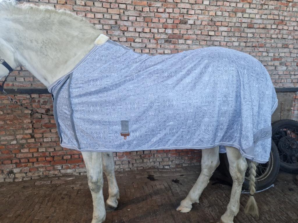 Nieuwe vliegendeken 165/205 • Rosé goud met Bloemen patroon, Dieren en Toebehoren, Paarden en Pony's | Dekens en Dekjes, Ophalen of Verzenden