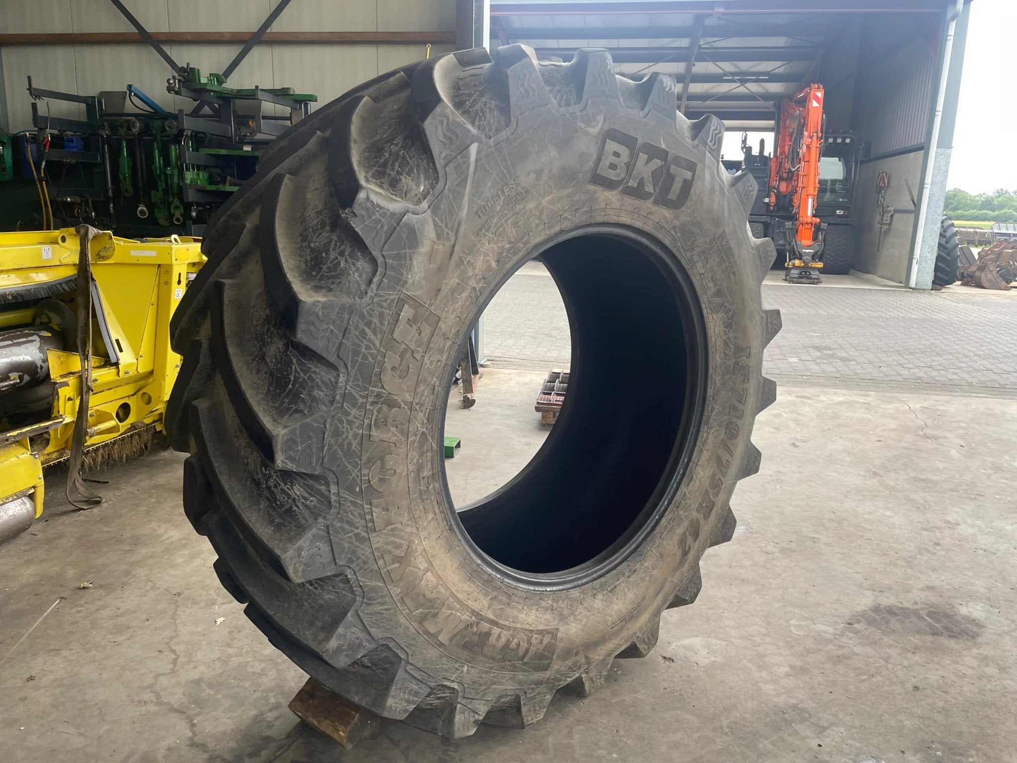 BKT Agri Max Force IF710/75R42, Overige typen