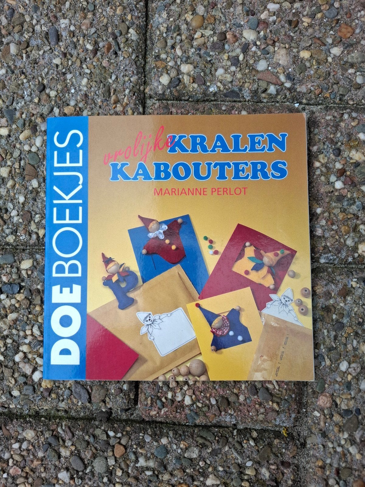 Vrolijke Kralenkabouters Knutselboek - Marianne Perlot, Overige thema's, Meerkleurig, Ophalen of Verzenden, Zo goed als nieuw