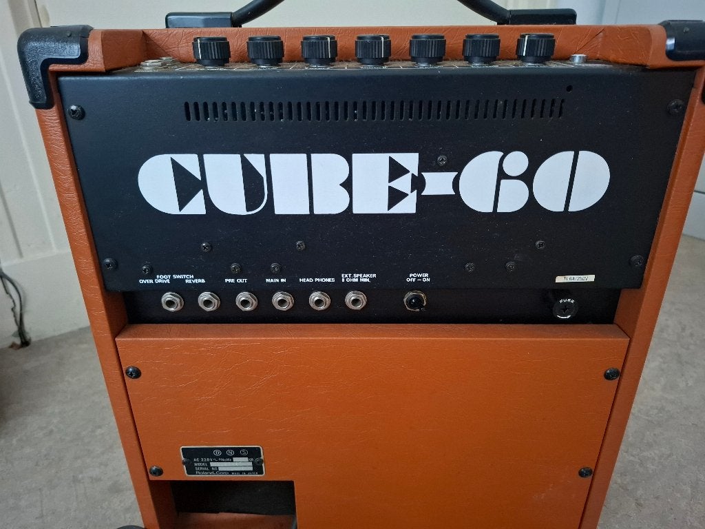 Roland CUBE-60 Gitaarversterker, Muziek en Instrumenten, Ophalen, Gebruikt, Gitaar, 50 tot 100 watt