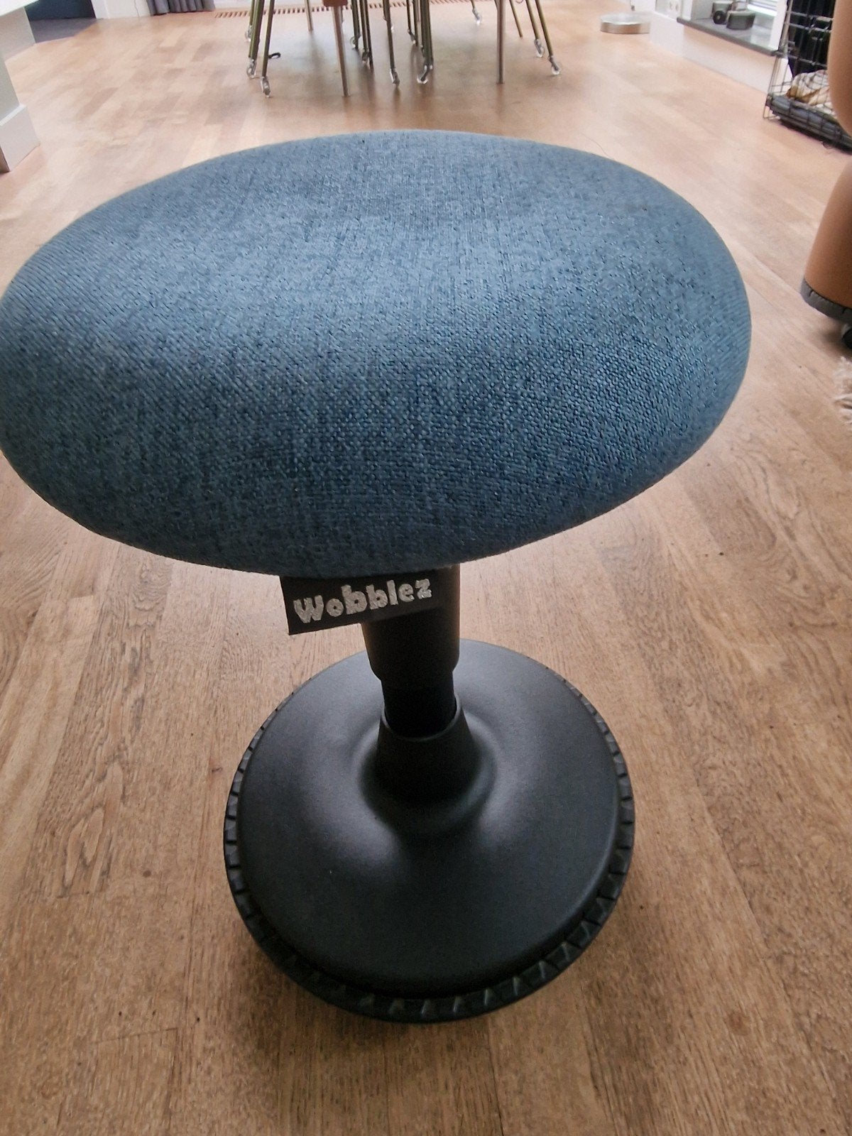 Wobblezz wiebelkruk - Ergonomische kruk voor bureau, Huis en Inrichting, Stoelen, Ophalen, Stof, Blauw, Zo goed als nieuw