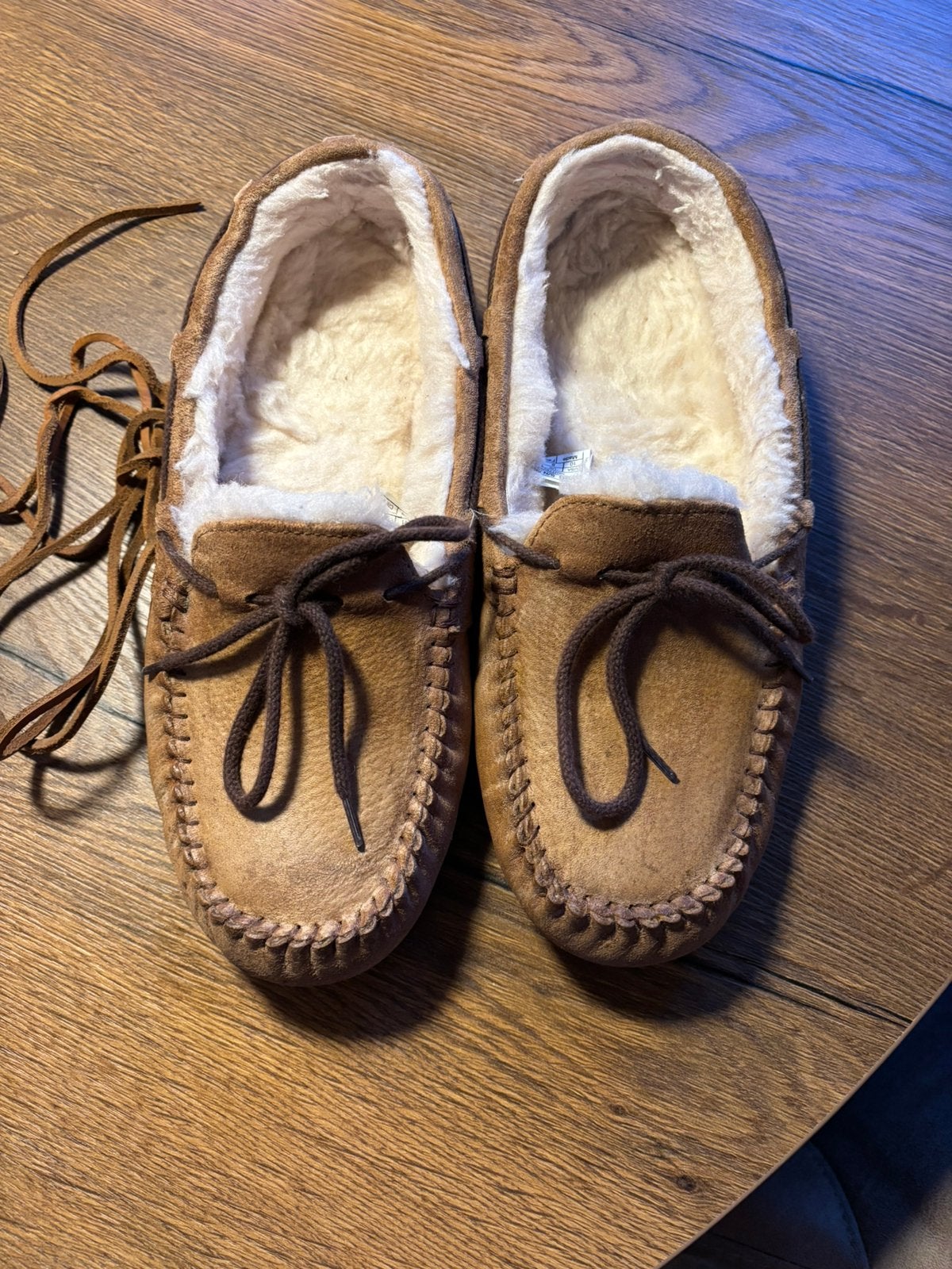Ugg’s Dakota mocassin pantoffels mt 41, niet veel gedragen, Ophalen of Verzenden, Zo goed als nieuw, Pantoffels of Sloffen