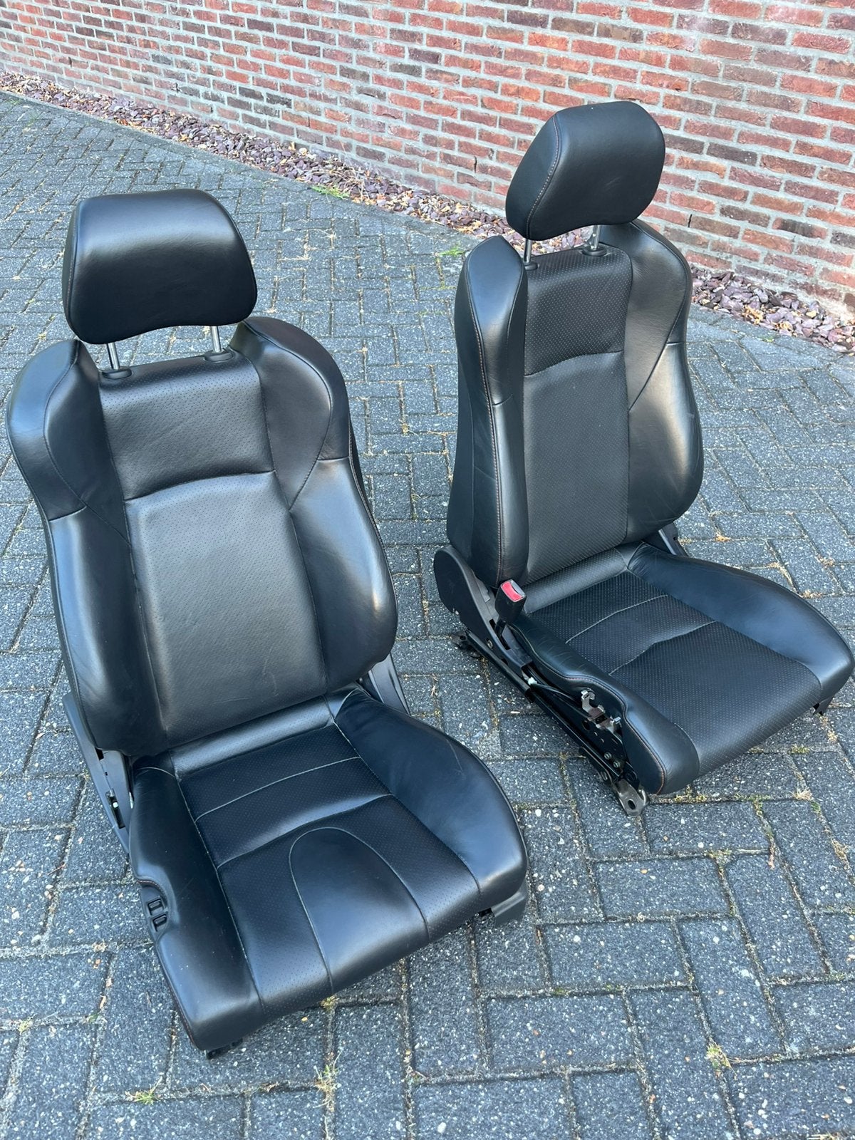 2 stoelen 350-Z in mooie staat, Ophalen of Verzenden