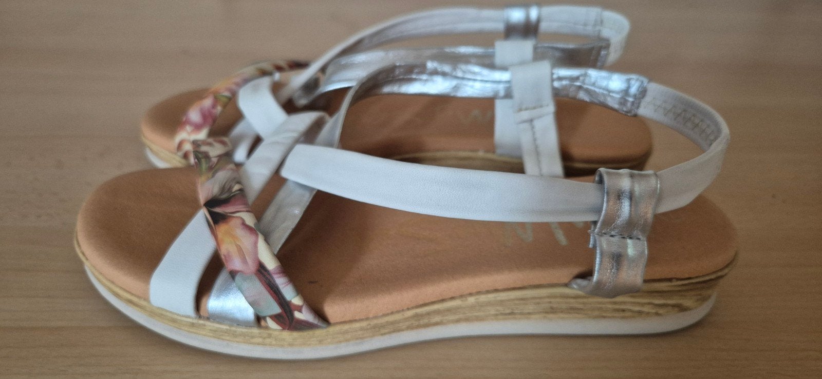 Witte sandalen, mt 37, Wit, Zo goed als nieuw, Sandalen of Muiltjes, Ophalen of Verzenden