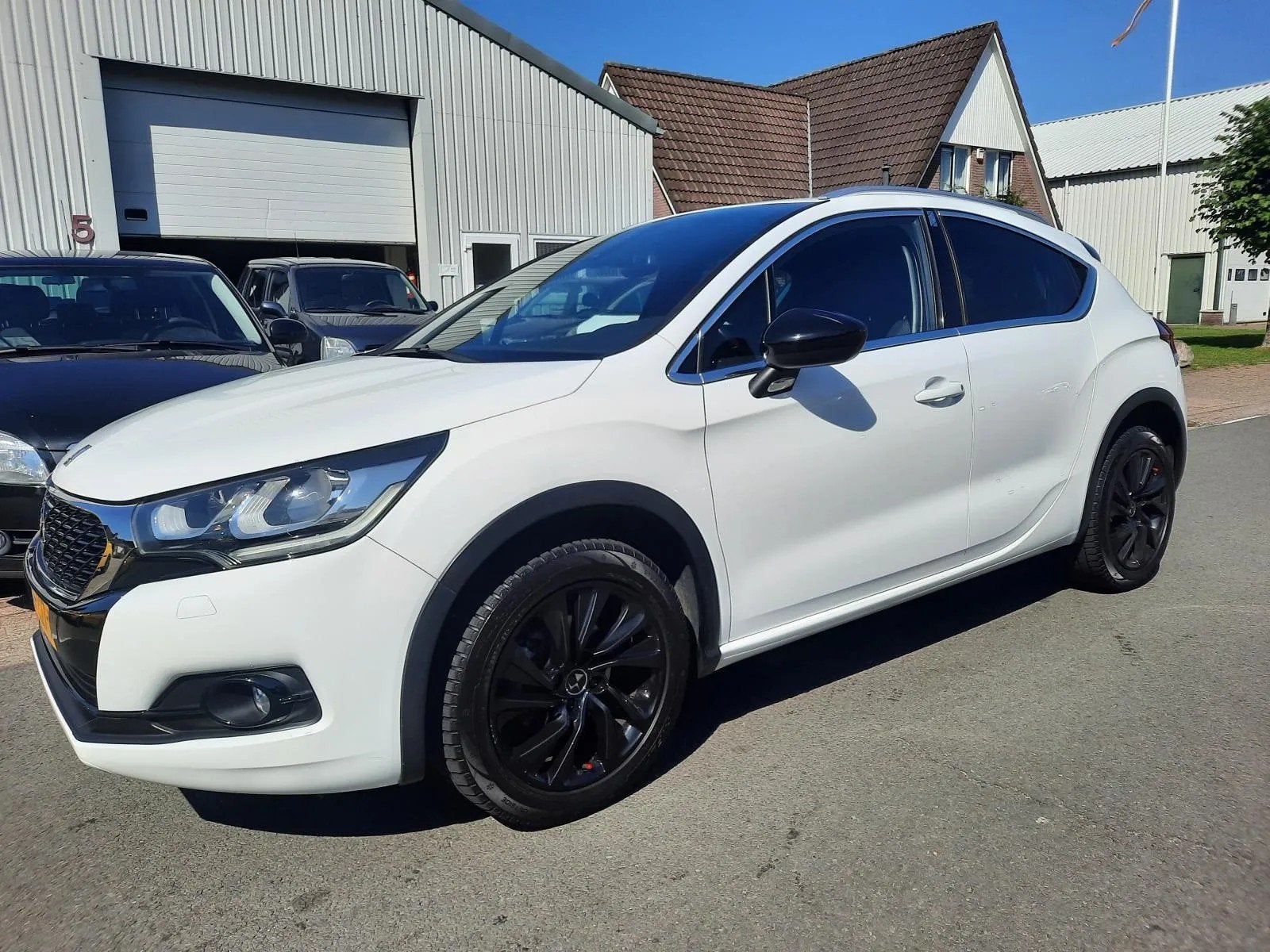 Citroen DS4 CROSSBACK 1.2 CLIMA/CRUISE/TREKHAAK/17INCH!, Auto's, Stof, Gebruikt, 1199 cc, Wit