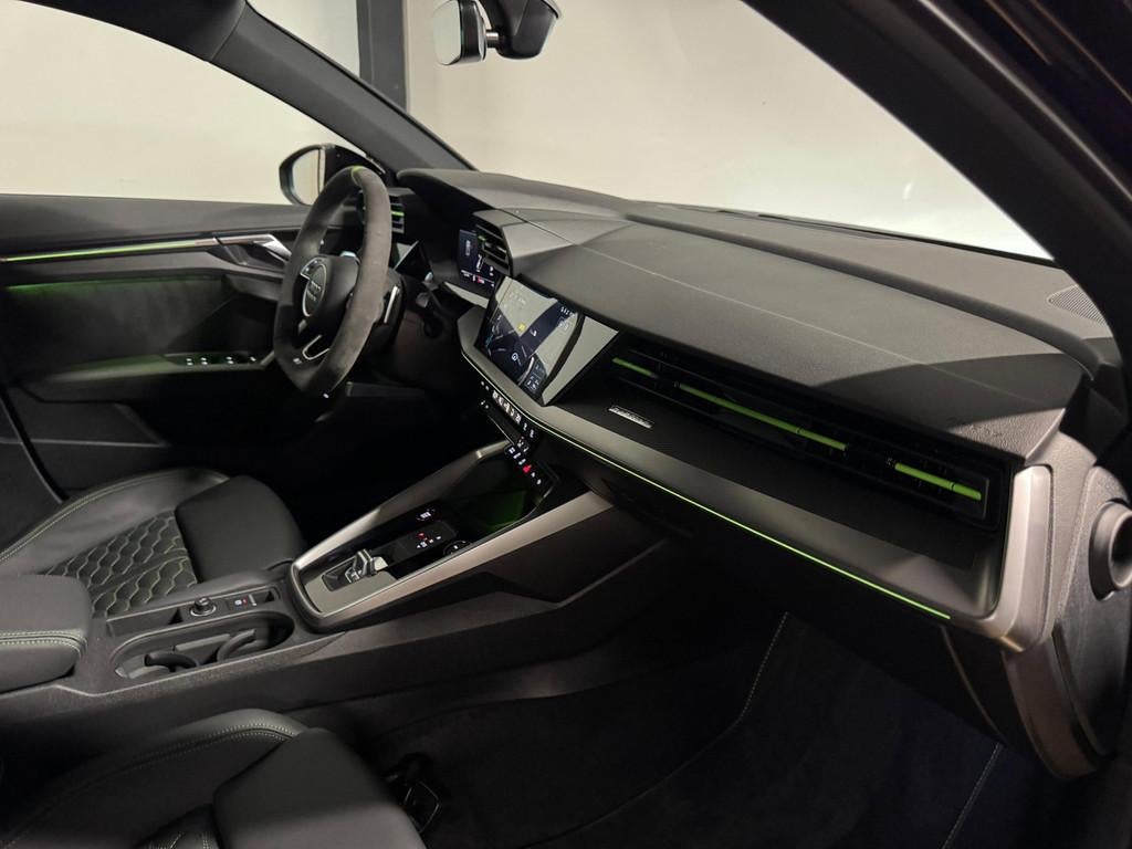 Audi RS3 Limousine 2.5 TFSI RS 3 quattro HULK CERAMIC PANO V, Auto's, Audi, Automaat, Gebruikt, Zwart, RS3