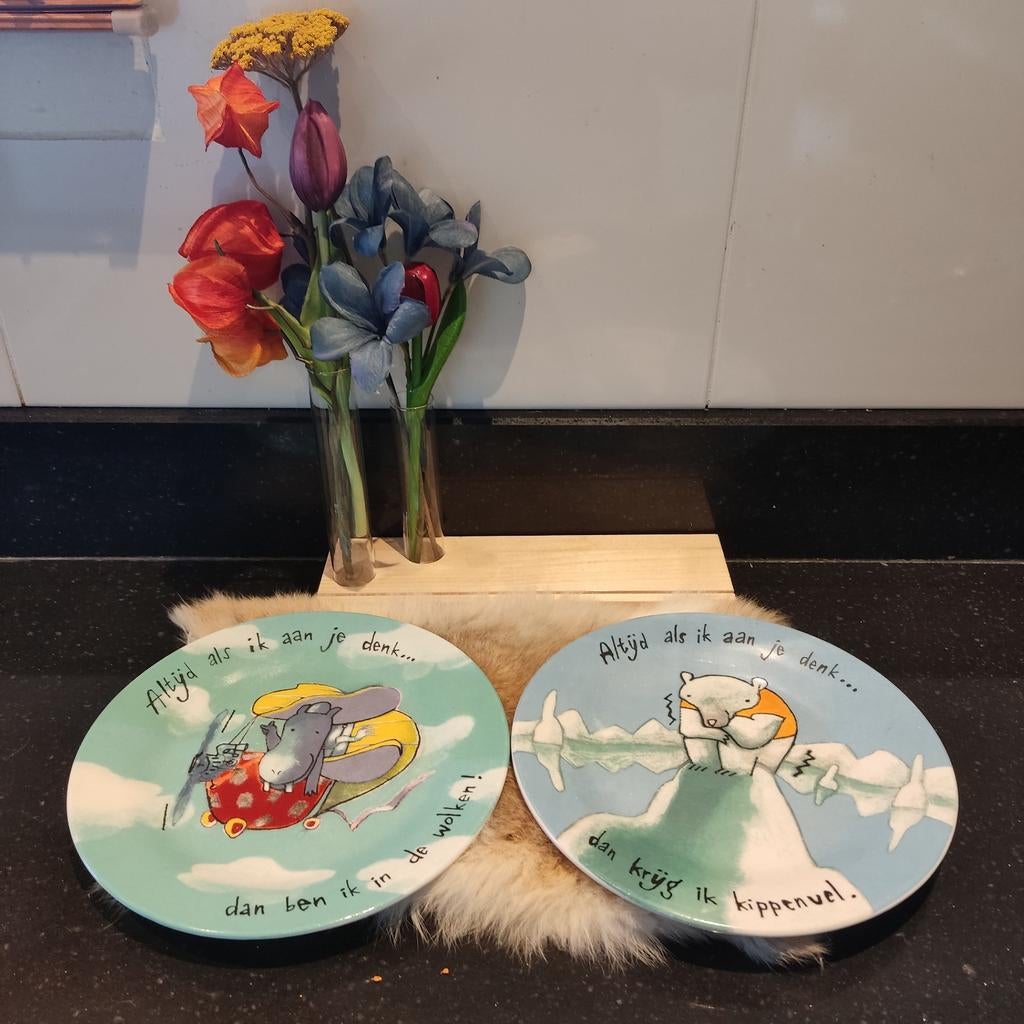 Twee vintage porseleinen ontbijtbordjes van Douwe Egberts,, Ophalen of Verzenden, Zo goed als nieuw, Bord(en), Overige stijlen